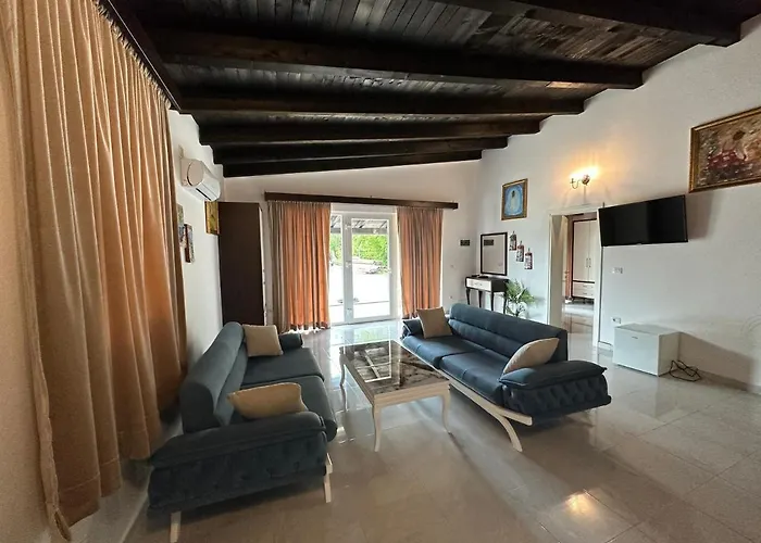 Ara E Vjeter Velipojë