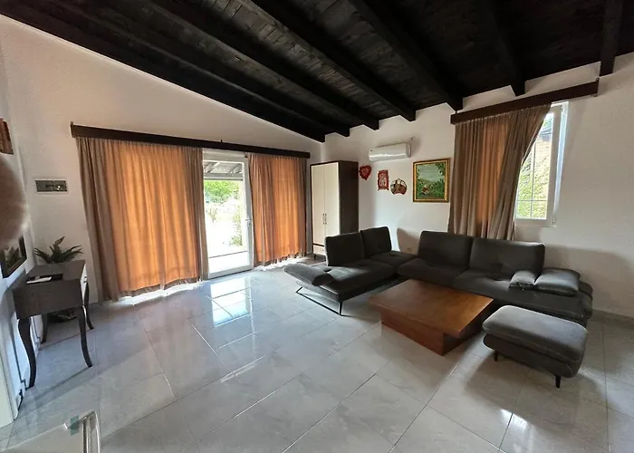 Ara E Vjeter Velipojë