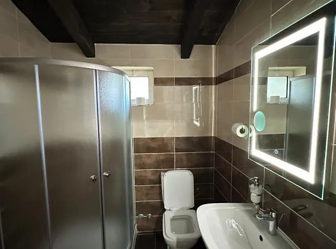 招待所 Ara E Vjeter Velipojë